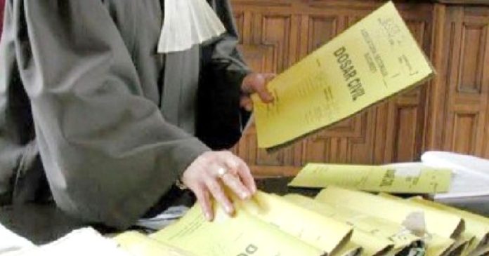 Confiscați 8.350 de euro de la o fostă grefieră din Bihor