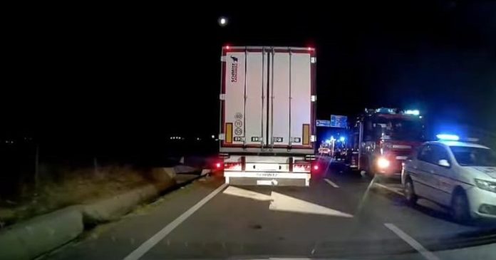 Două persoane încarcerate în accidentul de pe DN 19, între Biharia și Satu Nou