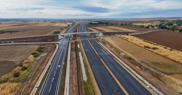 Loturile blestemate ale Autostrăzii Transilvania se deschid până la finalul anului Loturile blestemate ale Autostrăzii Transilvania se deschid până la finalul anului