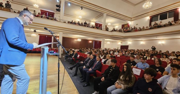 Premii pentru elevii orădeni olimpici și profesorii lor. Sumele acordate anul acesta