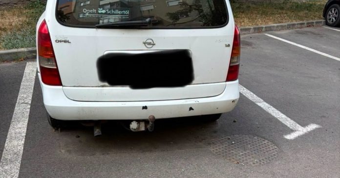 Salonta: verificări pentru mașinile abandonate sau parcate neregulamentar Salonta: verificări pentru mașinile abandonate sau parcate neregulamentar