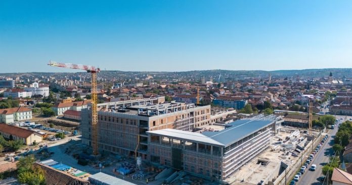 Spitalul din Vlădeasa, cel mai mare proiect al Oradiei, e gata 52% Spitalul din Vlădeasa, cel mai mare proiect al Oradiei, e gata 52%