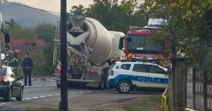 Accident cu trei autoturisme și o autoutilitară pe DN 1. O persoană ajunsă la spital
