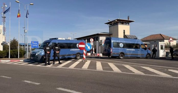 Cinci polițiști și vameși din Halmeu, reținuți de DNA Oradea Cinci polițiști și vameși din Halmeu, reținuți de DNA Oradea