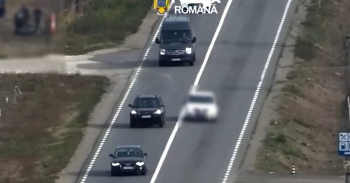 Depășiri neregulamentare pe DN1, în Bihor, filmate cu drona Depășiri neregulamentare pe DN1, în Bihor, filmate cu drona