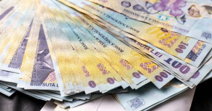Doi agenți și un client premiat, condamnați pentru credite IFN cu acte false Doi agenți și un client premiat, condamnați pentru credite IFN cu acte false