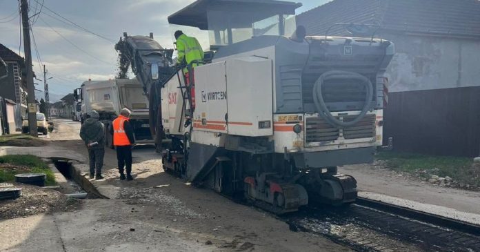 Drumuri modernizate în cinci sate din Buntești, lucrările aproape de finalizare