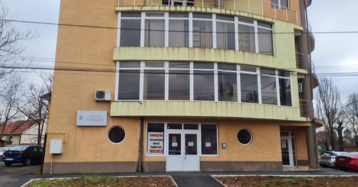 ONRC închide toate casieriile din țară și renunță la plățile la ghișeu ONRC închide toate casieriile din țară și renunță la plățile la ghișeu
