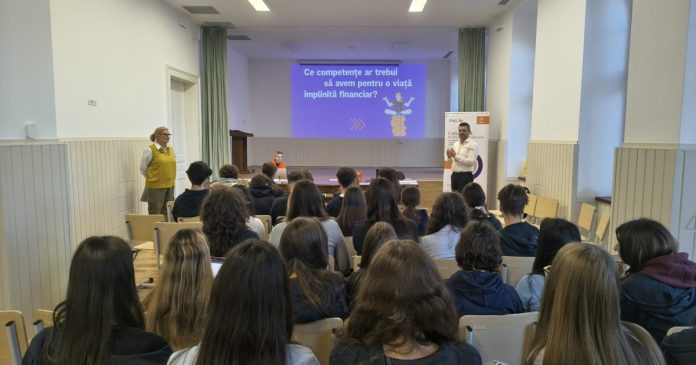 Premii de până la 1.200 de euro pentru elevii din patru colegii orădene Premii de până la 1.200 de euro pentru elevii din patru colegii orădene