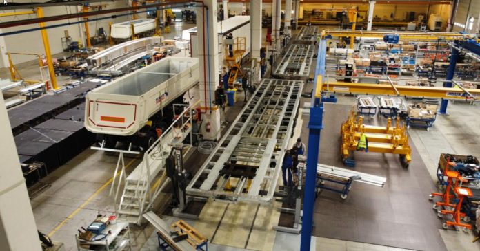 Schmitz Cargobull caută angajați la Oradea Job Expo. Posturi la fabrica de semiremorci