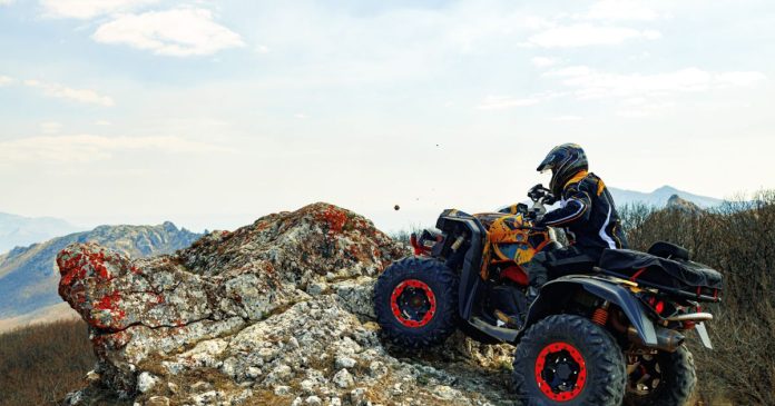 Un bărbat a plătit peste 25.000 de lei pentru închirierea unui ATV timp de două ore Un bărbat a plătit peste 25.000 de lei pentru închirierea unui ATV timp de două ore