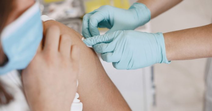 Vaccinarea antigripală în Bihor: peste 3.000 de doze administrate